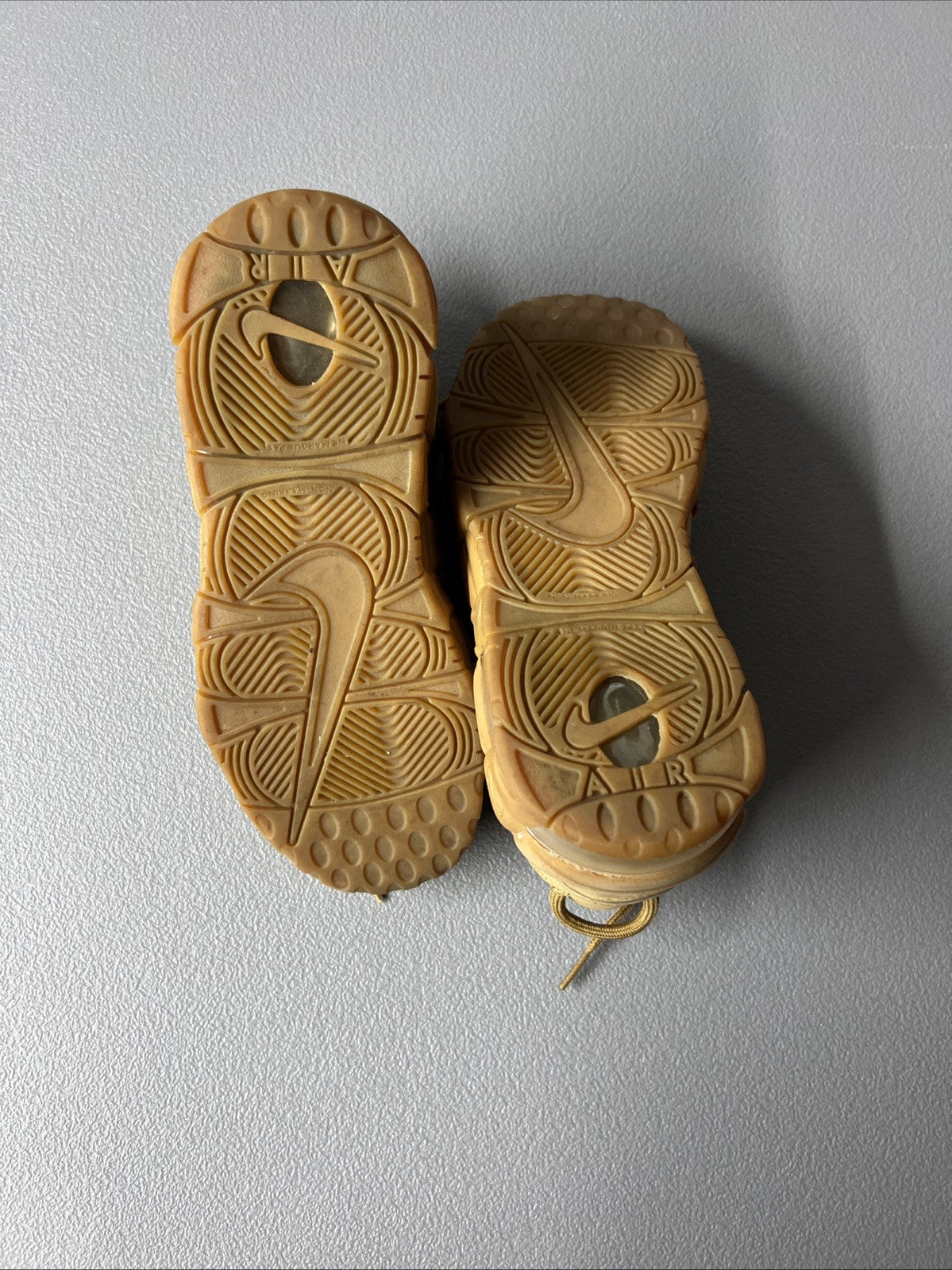 Size 5Y or 6.5 Wmns - Nike Air More Uptempo Mid ‘Flax’ GS