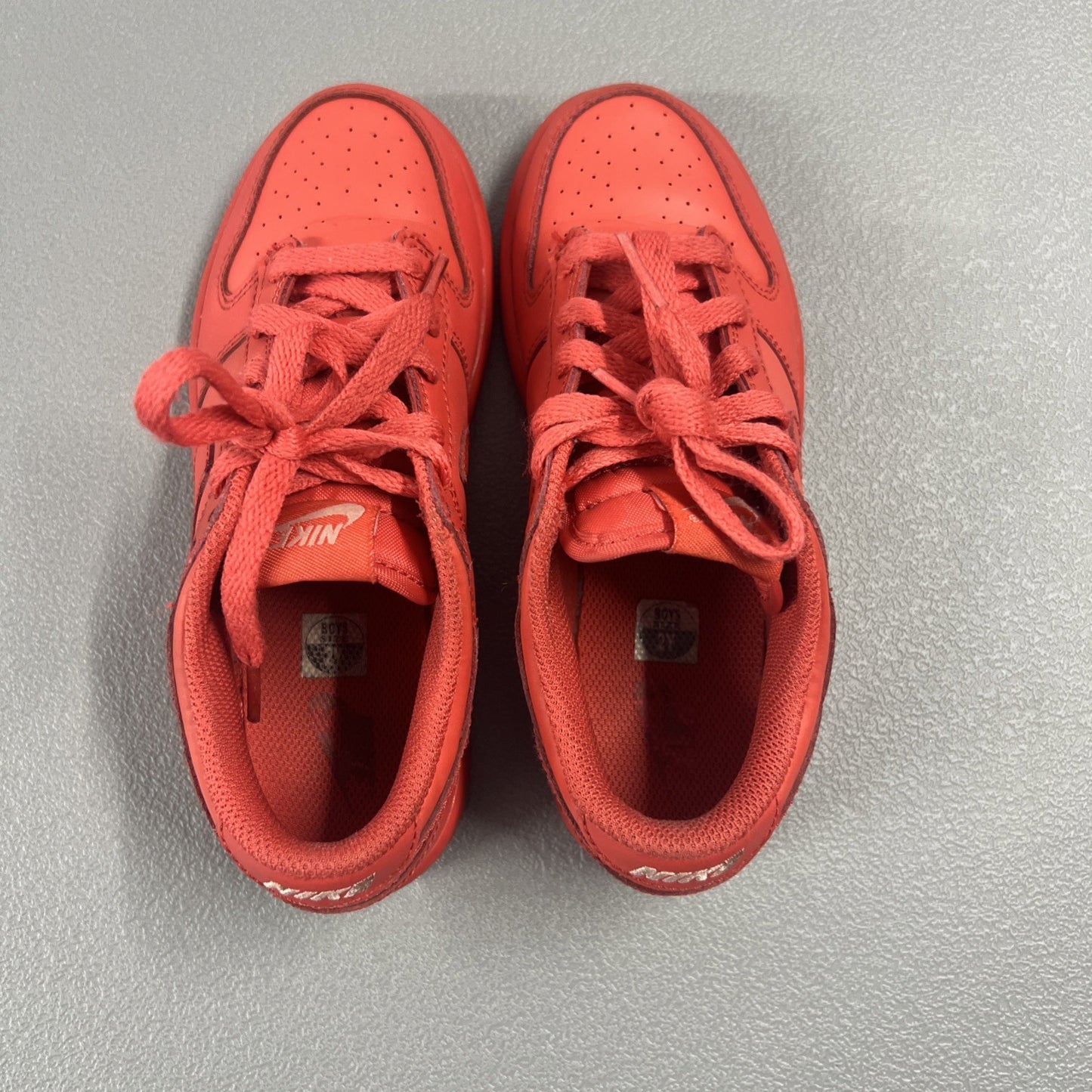 Size 2Y - Nike Dunk Low ‘Track Red’ (GS)