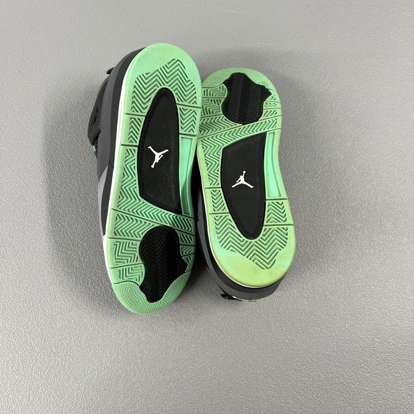 Size 6.5 Y or 8 Wmns - Jordan 4 Retro ‘Green Glow’ GS
