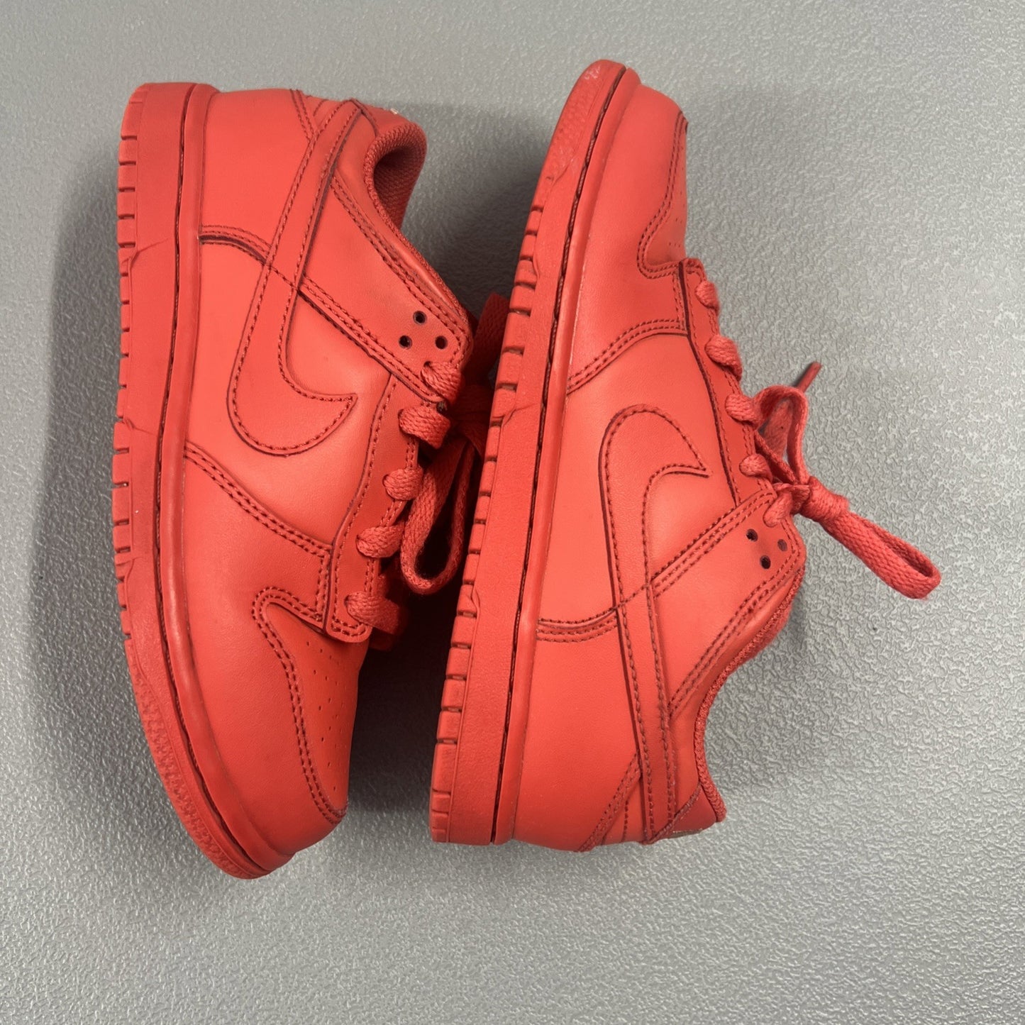 Size 2Y - Nike Dunk Low ‘Track Red’ (GS)