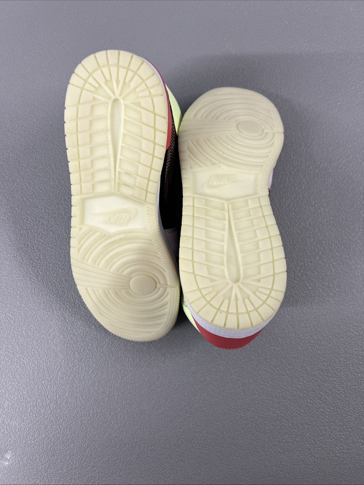 Size 7Y or 8.5 Wmns- Jordan 1 Mid Glow-In-The-Dark (GS)