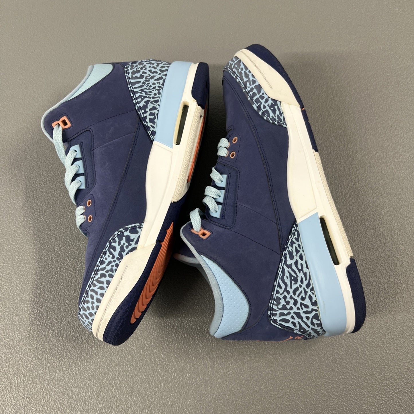 Size 8Y or 9.5 Wmns - Jordan 3 Retro Purple Dust (GS)