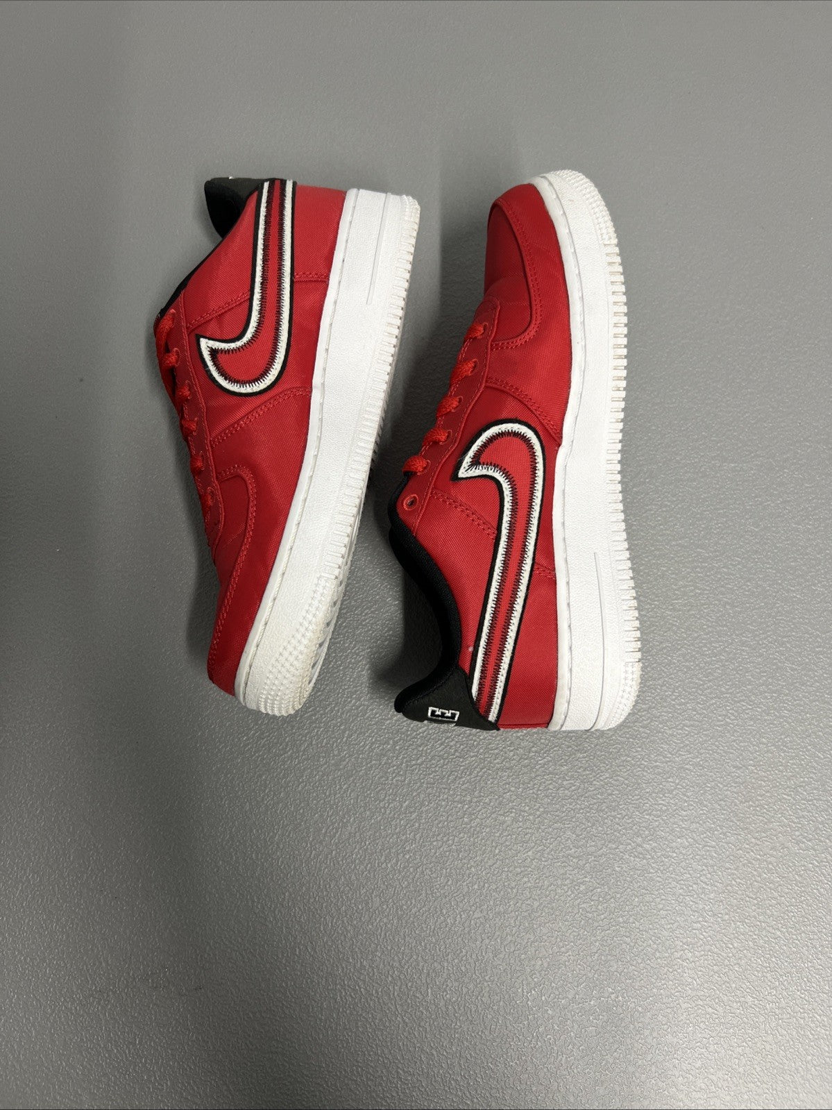 Size 5Y or 6.5 Wmns- Nike Air Force 1 Low LV8 ‘University Red White’ (GS)