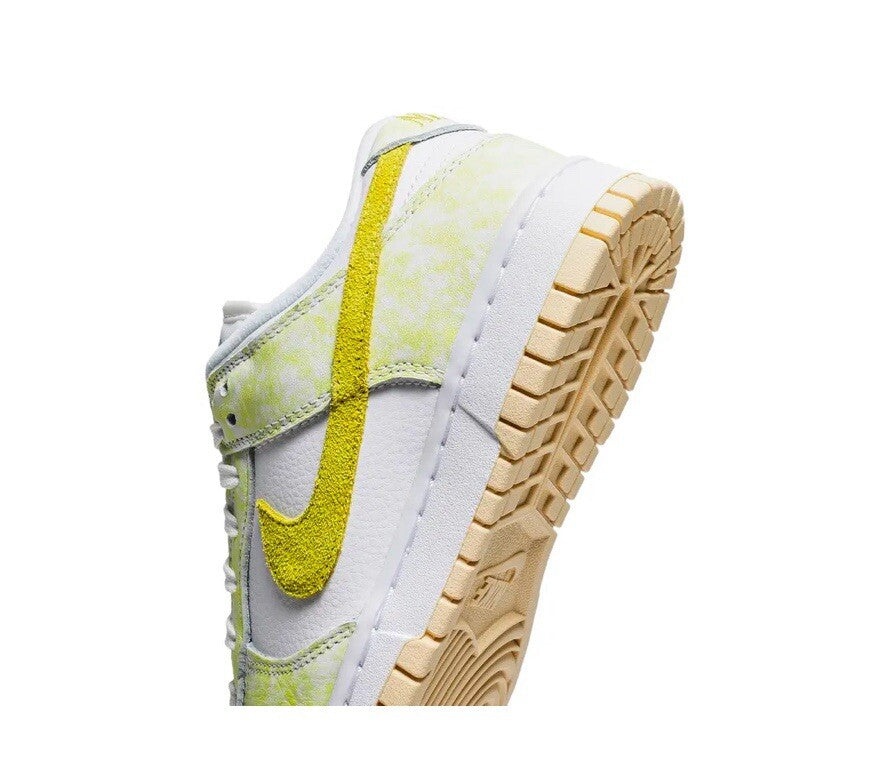 Size 10.5 - Nike Dunk OG Low Yellow Strike W