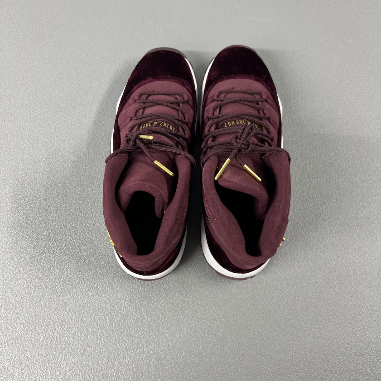 Size 8Y or 9.5 Wmns JORDAN 11 RETRO HEIRESS 'VELVET' Night Maroon (GS)