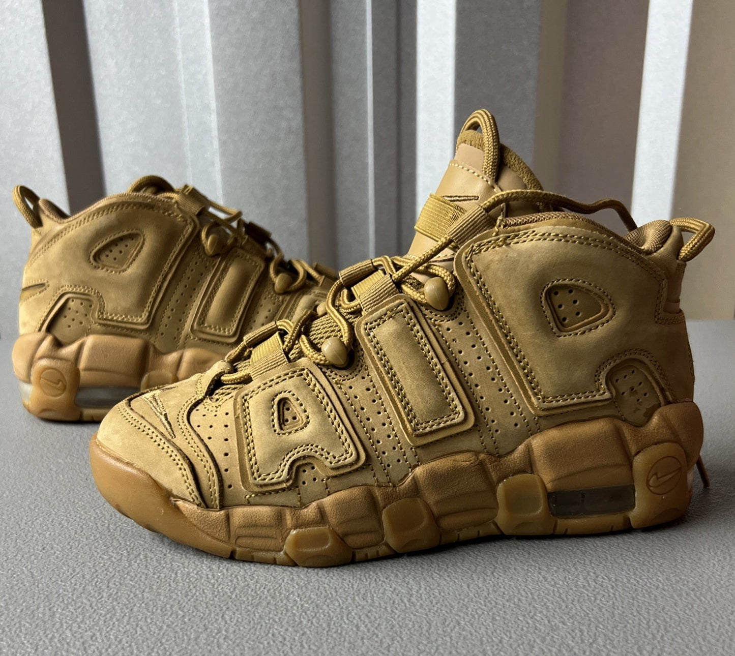 Size 5Y or 6.5 Wmns - Nike Air More Uptempo Mid ‘Flax’ GS