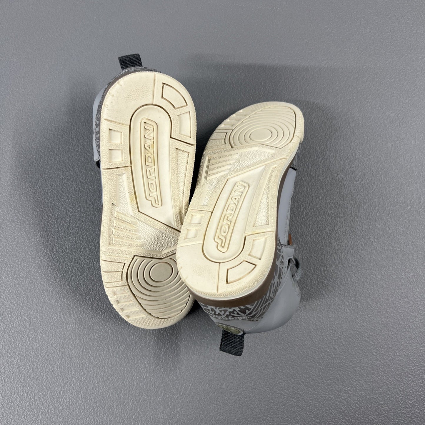 Size 5.5Y - Air Jordan Spizike (GS) ‘Wolf Grey' 535712-018