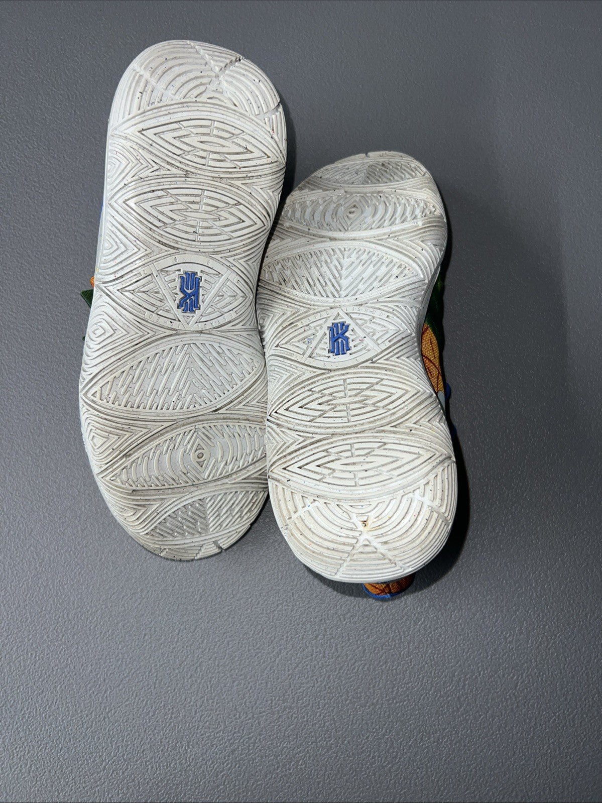 Size 7Y or 8.5 Wmns - Nike Kyrie 5 Spongebob Pineapple House GS