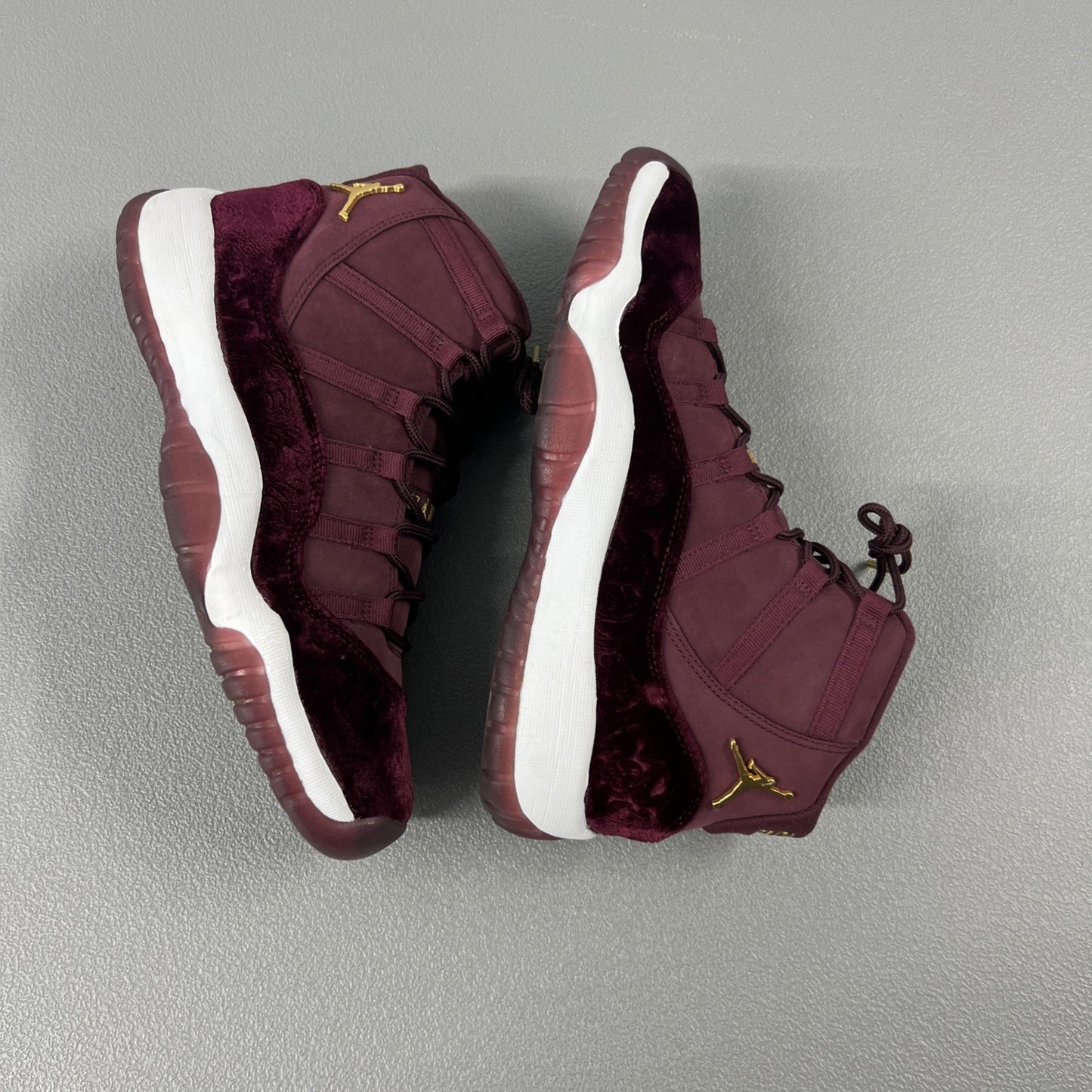 Size 8Y or 9.5 Wmns JORDAN 11 RETRO HEIRESS 'VELVET' Night Maroon (GS)