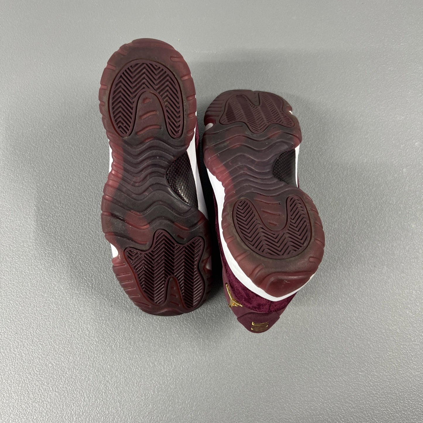 Size 8Y or 9.5 Wmns JORDAN 11 RETRO HEIRESS 'VELVET' Night Maroon (GS)