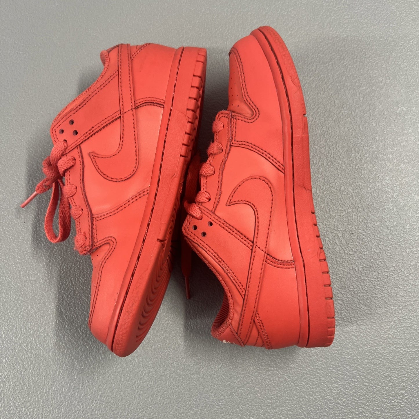 Size 2Y - Nike Dunk Low ‘Track Red’ (GS)