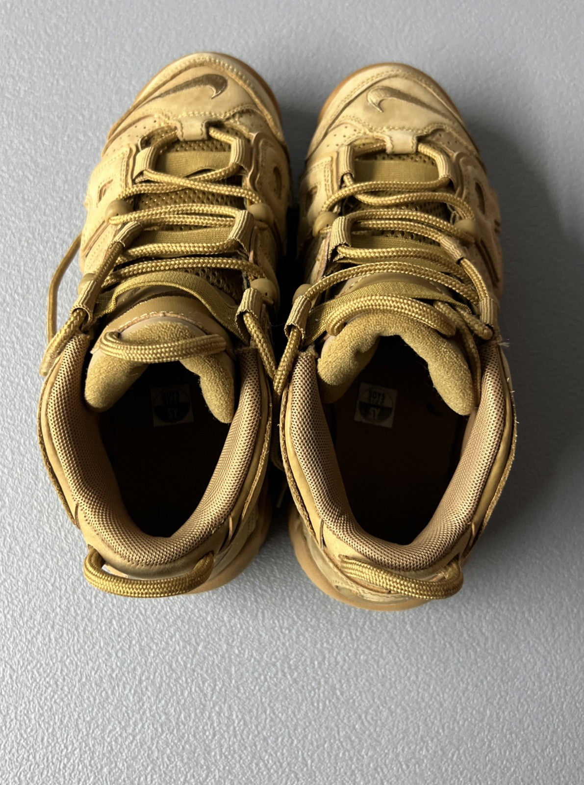 Size 5Y or 6.5 Wmns - Nike Air More Uptempo Mid ‘Flax’ GS
