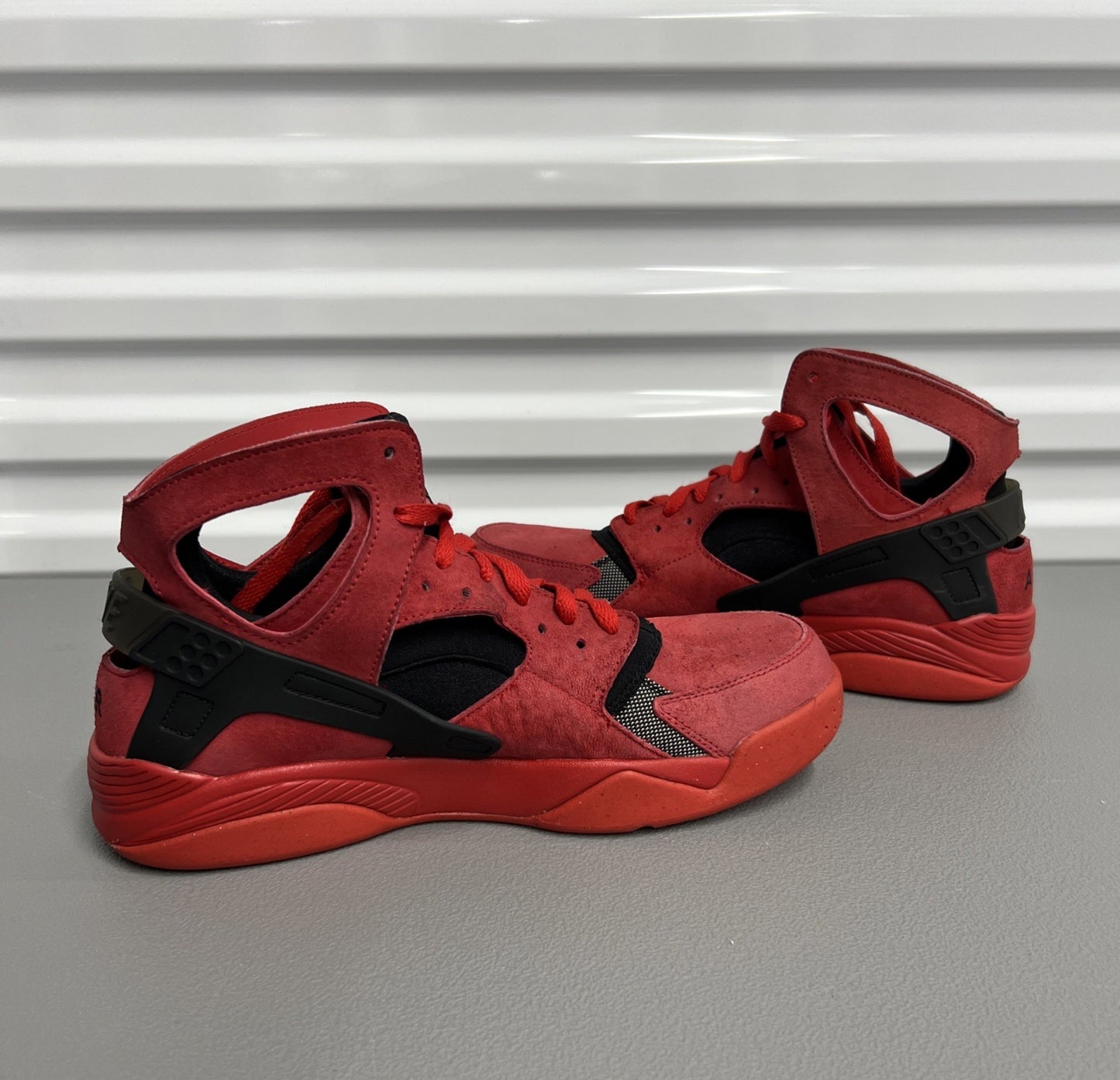 Size 10 - Nike Air Flight Huarache Men’s ‘University Red Black’