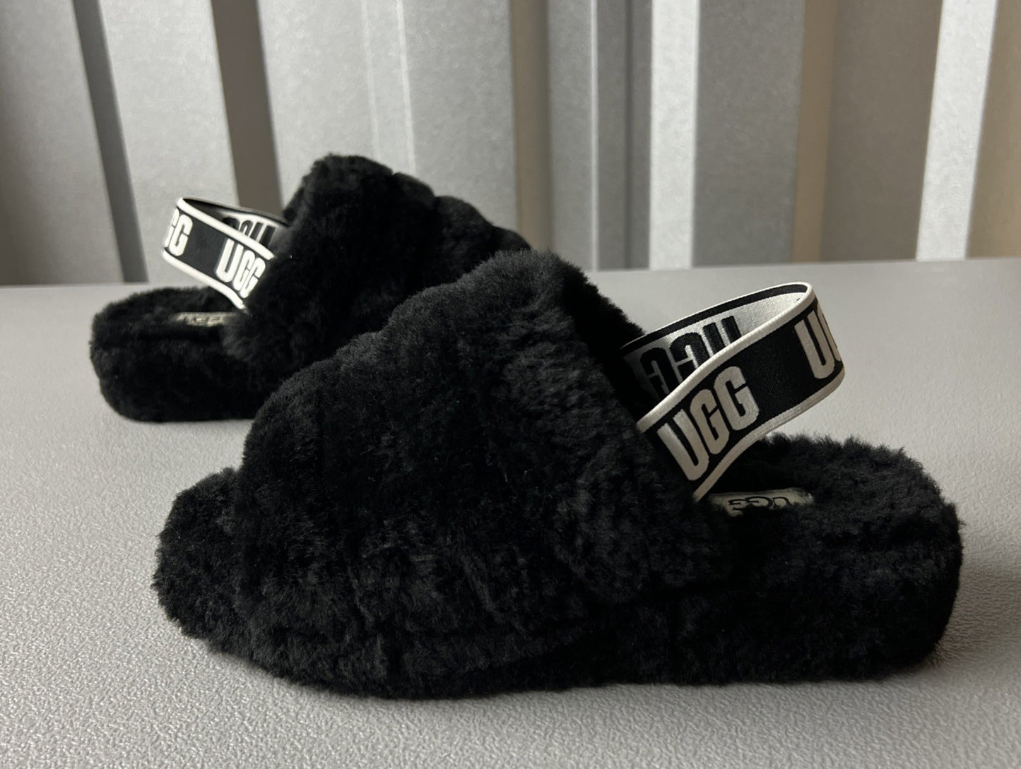 Size 6 - Ugg Wmns Fluff Yeah Slide 'Black’