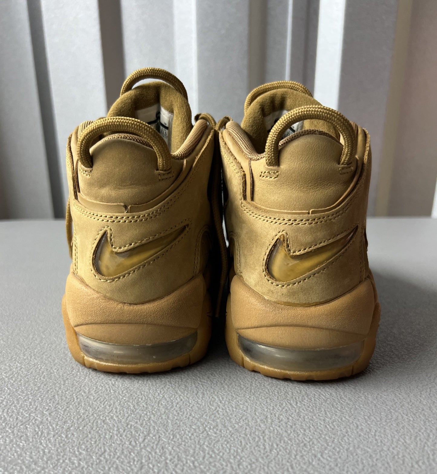 Size 5Y or 6.5 Wmns - Nike Air More Uptempo Mid ‘Flax’ GS