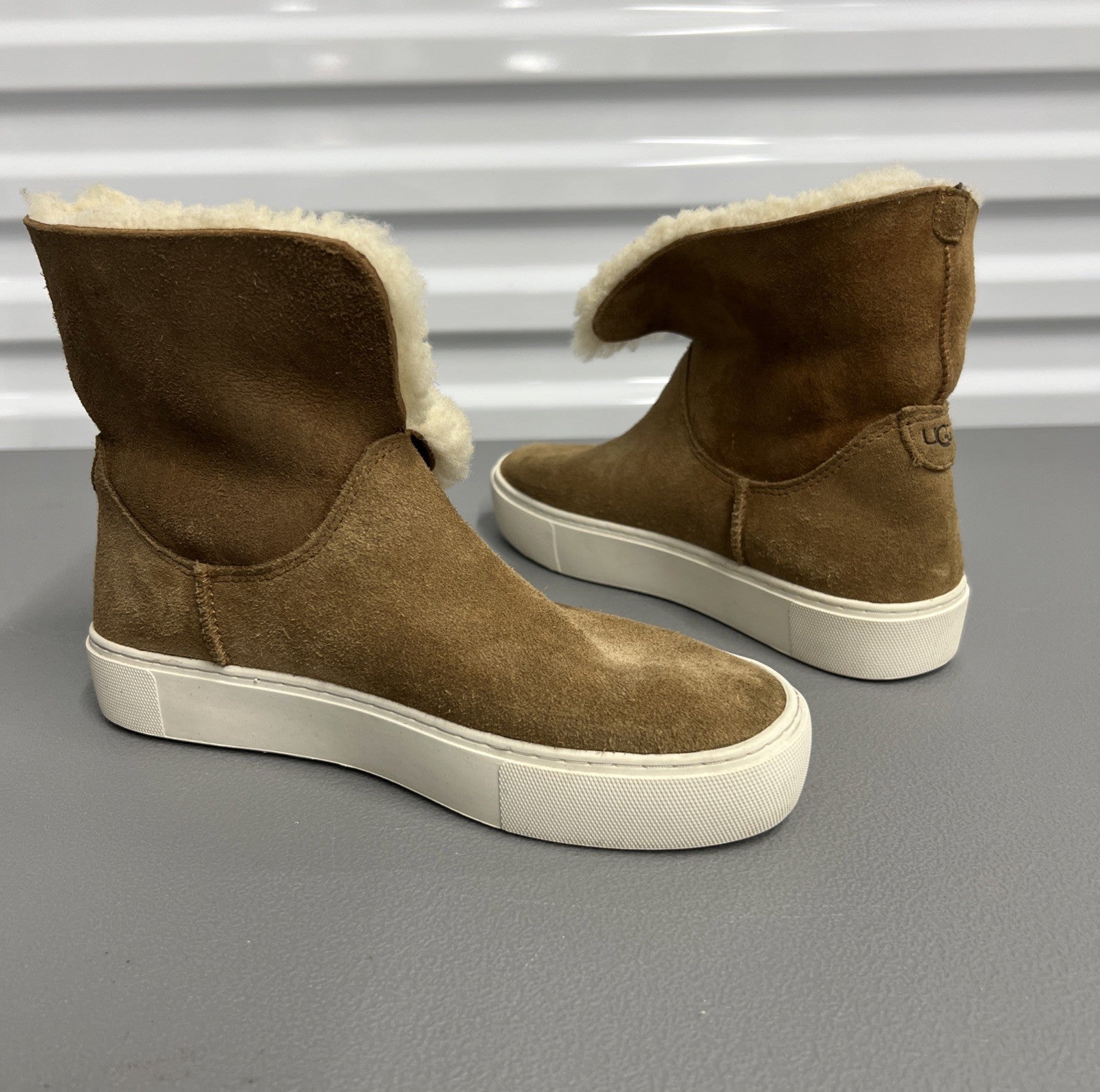 Size 6 UGG Women's Lynus Sneaker Boots -Chestnut Suede