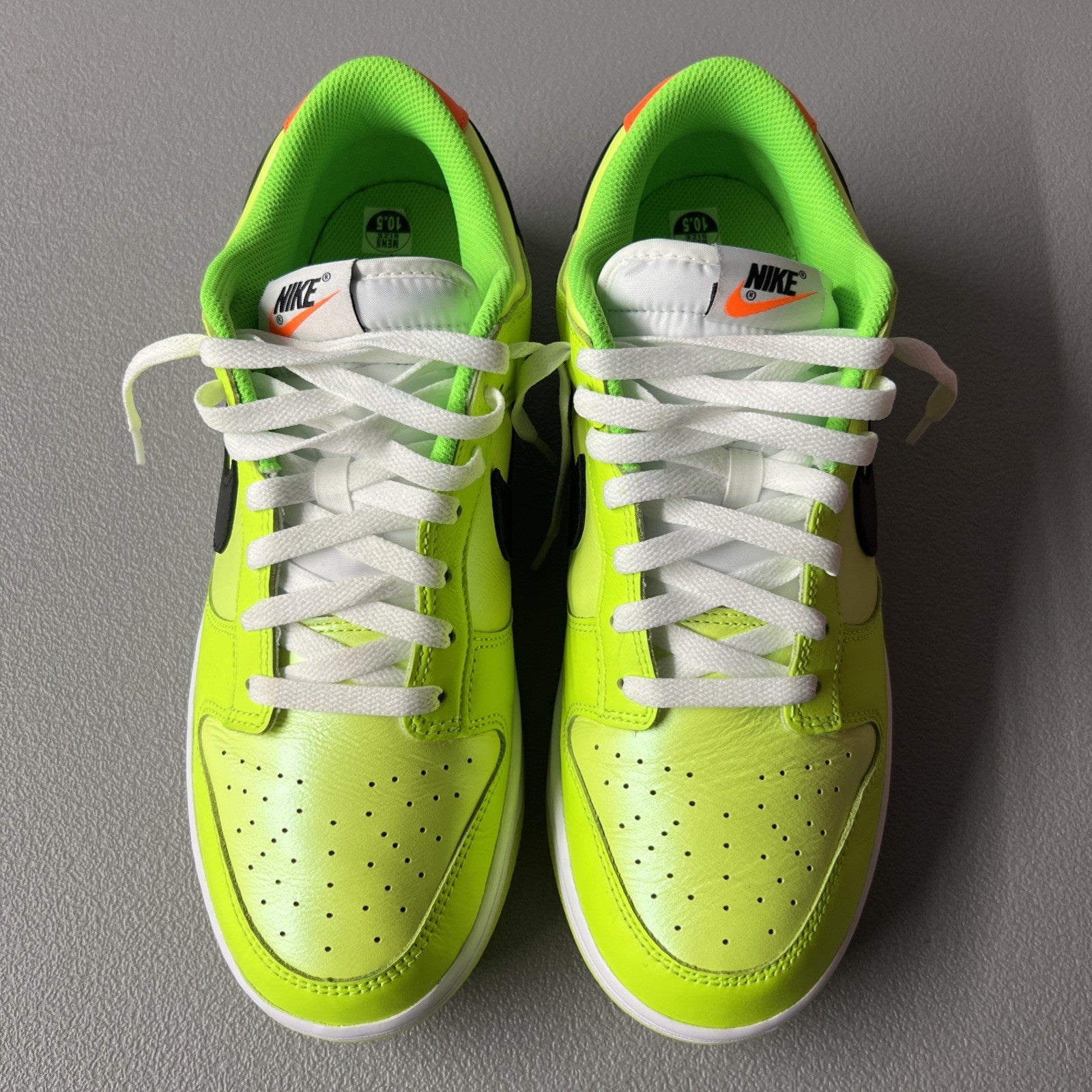 Size 10.5 - Nike Dunk Low SE ‘Splash Volt’