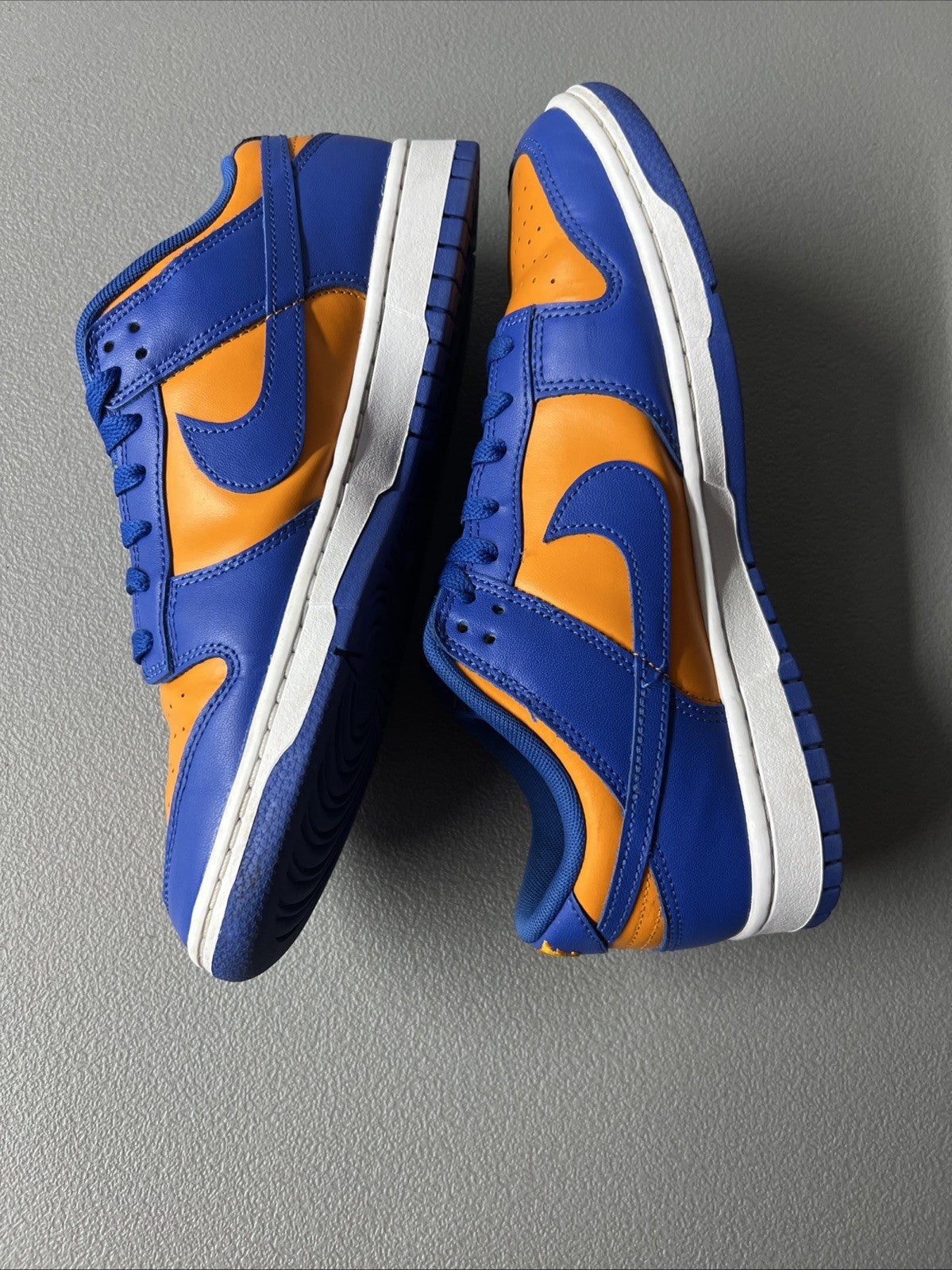 Size 10 - Nike Dunk Low Knicks