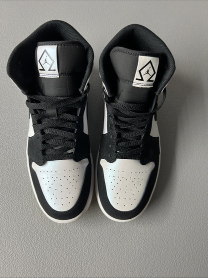 Size 9.5 Men’s or 11 Wmns- Jordan 1 Mid SE Diamond