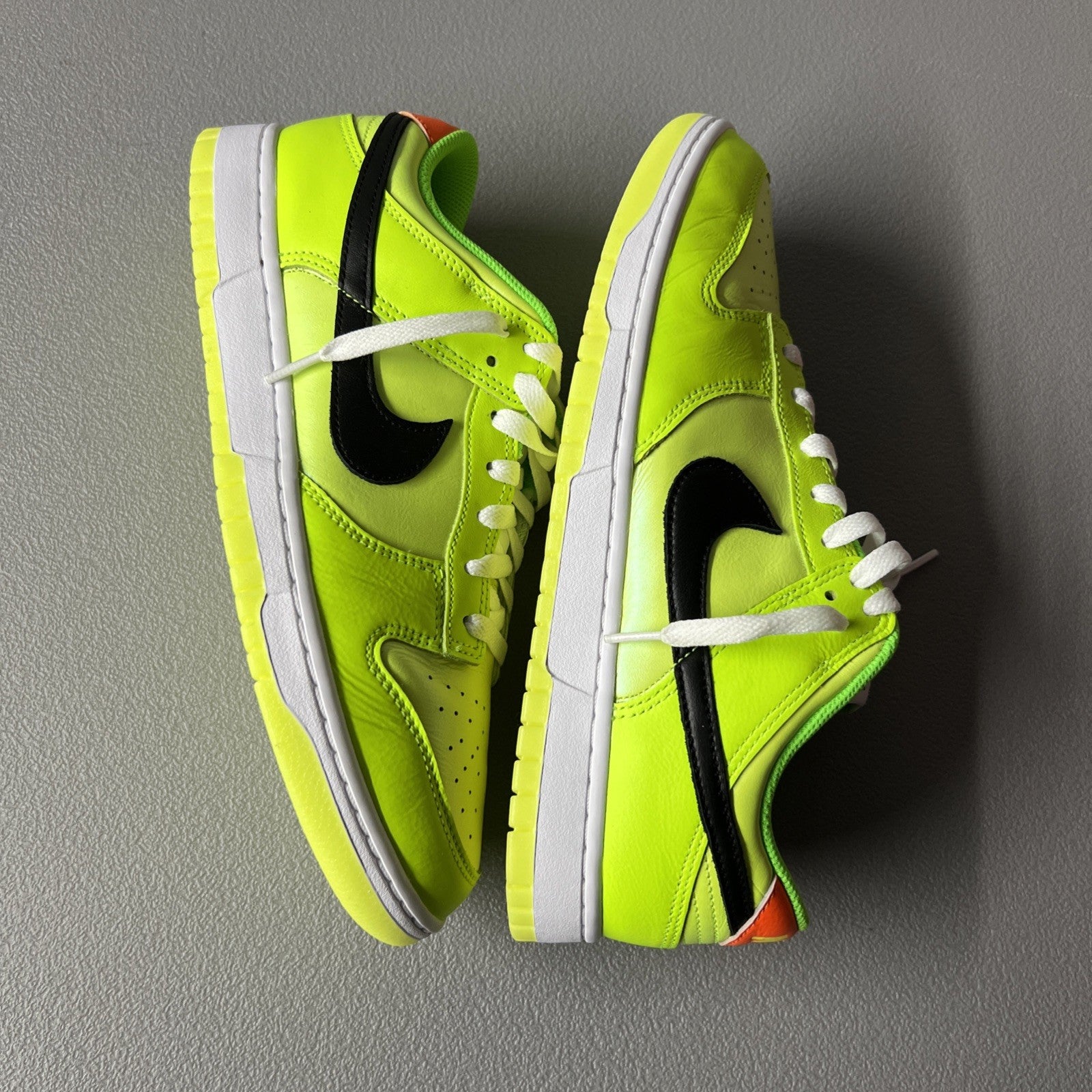 Size 10.5 - Nike Dunk Low SE ‘Splash Volt’