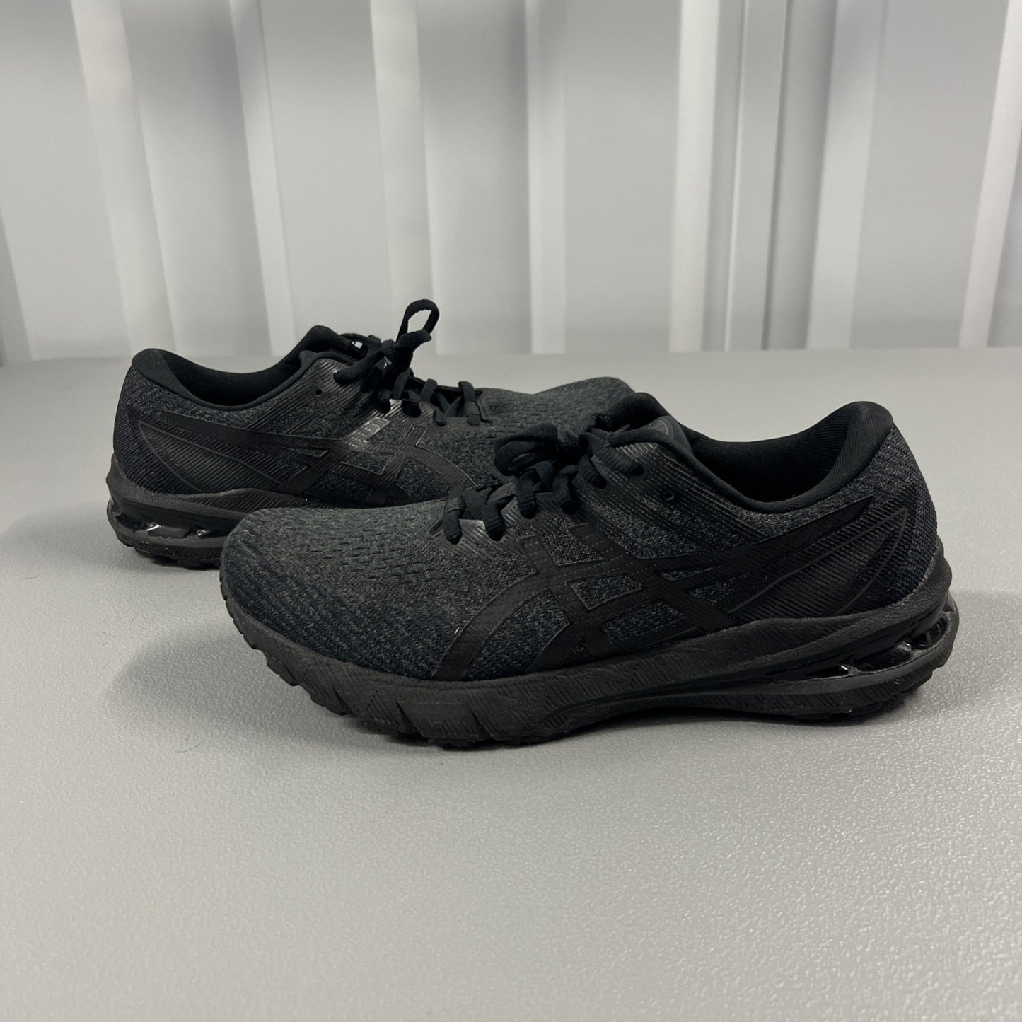 Size 9.5 - ASICS GT-2000 13 Black/ Black