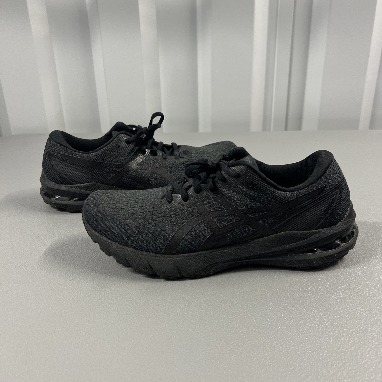 Size 9.5 - ASICS GT-2000 13 Black/ Black
