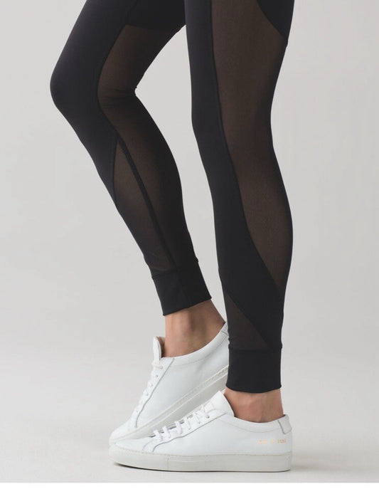 Size 4 - Lululemon Hot Like Agni Pant