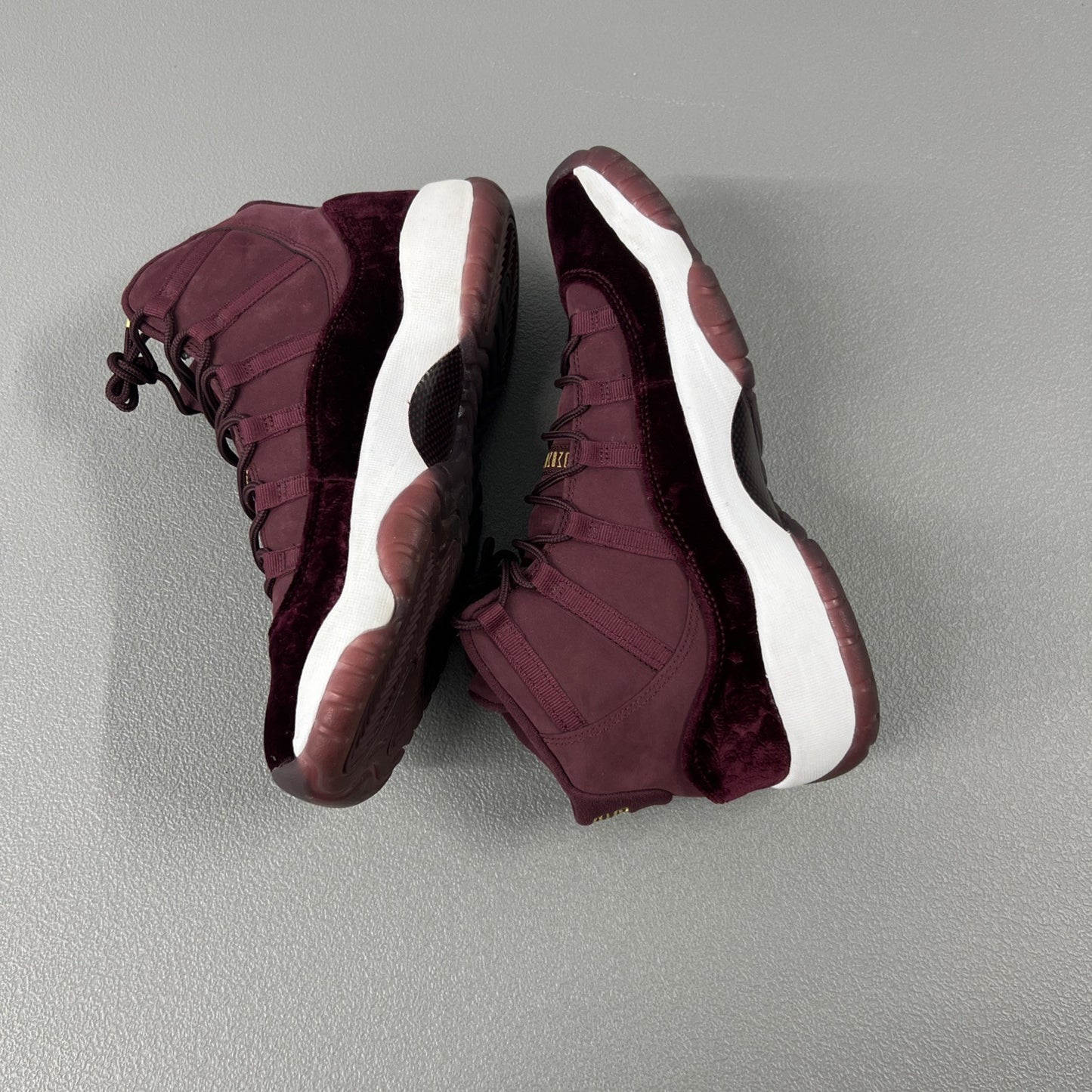 Size 8Y or 9.5 Wmns JORDAN 11 RETRO HEIRESS 'VELVET' Night Maroon (GS)