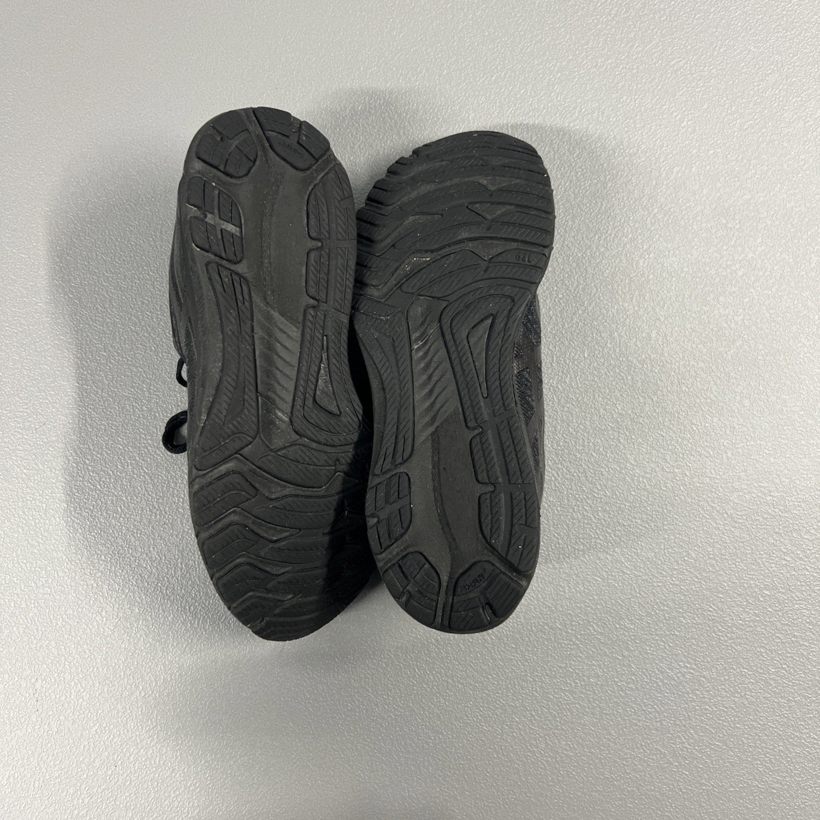 Size 9.5 - ASICS GT-2000 13 Black/ Black