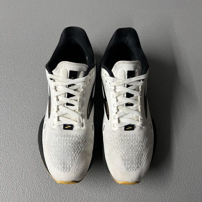 Size 7 -Brooks Launch 9 Running Shoes Women’s White Black Athletic Sneaker