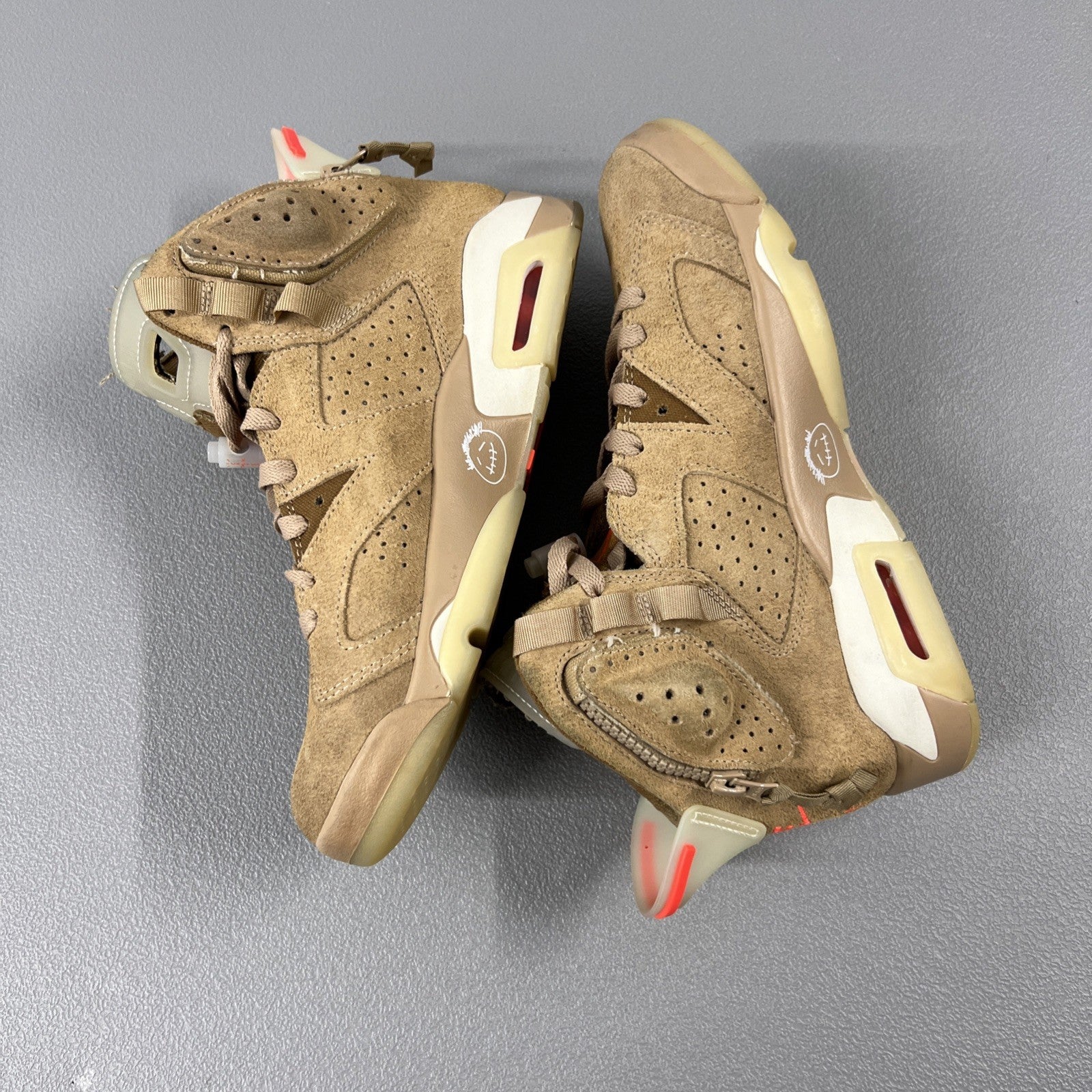 Size 8 Men’s or 9.5 Wmns Air Jordan 6 Retro Travis Scott ‘British Khaki’
