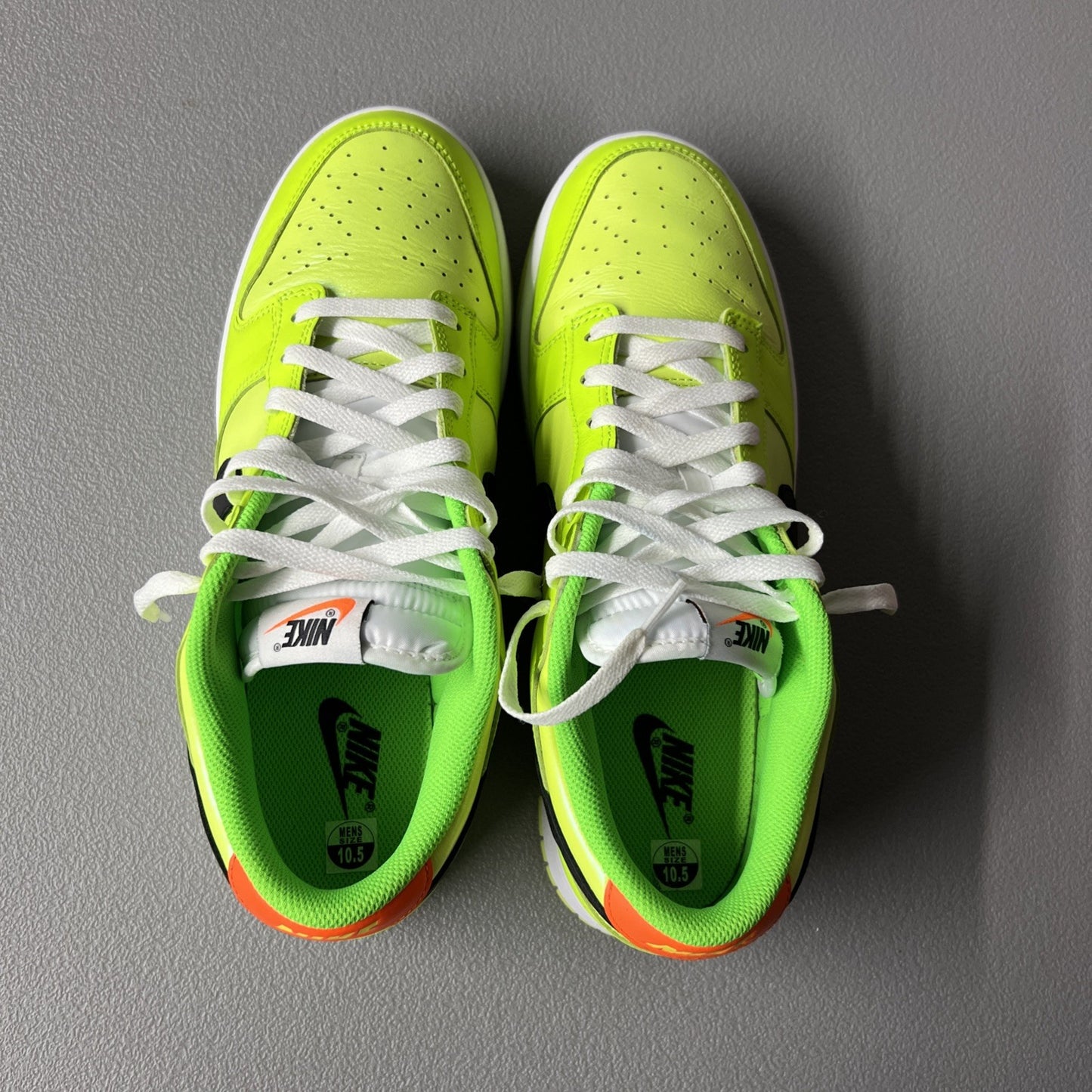 Size 10.5 - Nike Dunk Low SE ‘Splash Volt’
