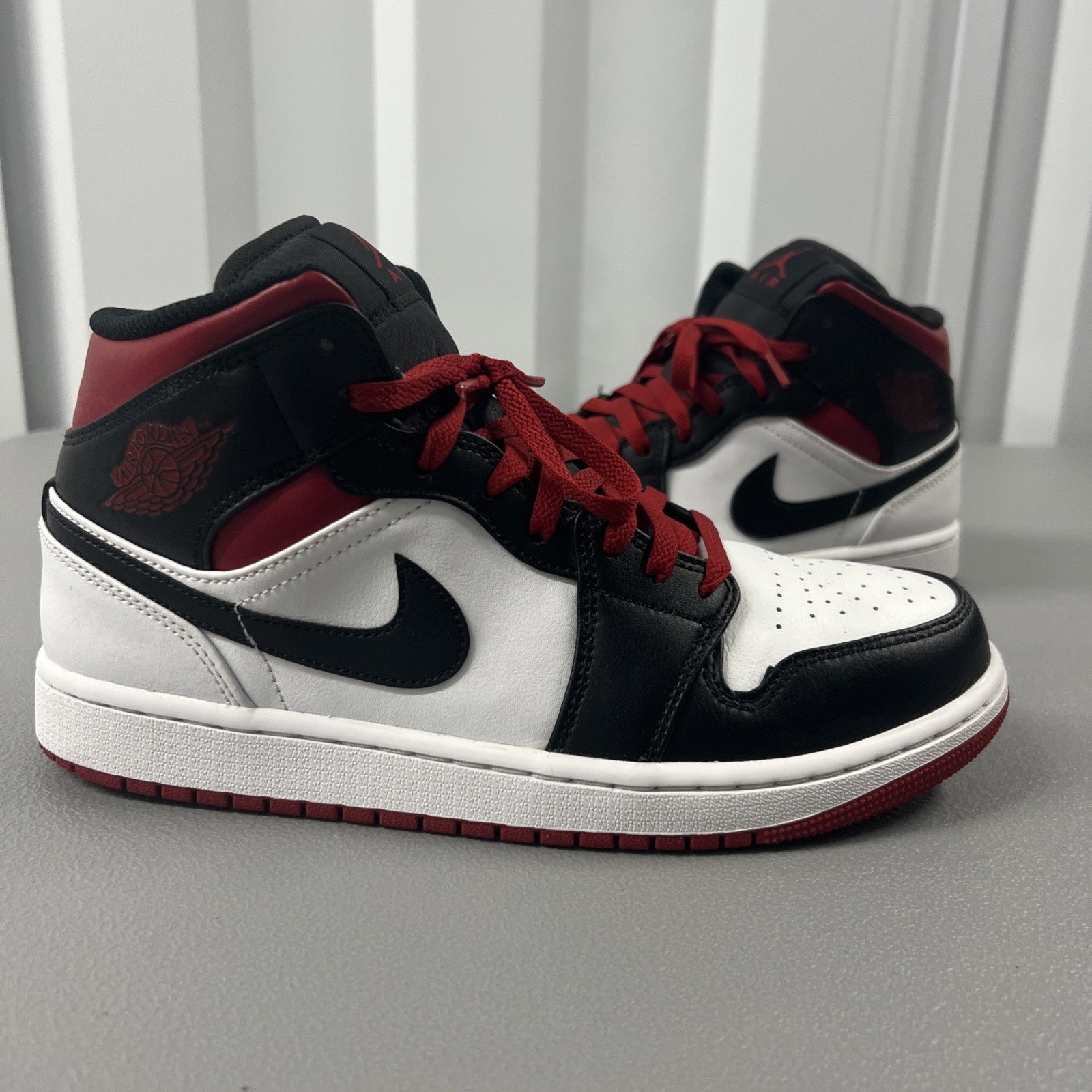 Size 9 - Air Jordan 1 Mid 'Gym Red Black Toe'