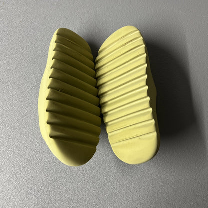 Size 9 Men’s or 10.5 Wmns- Adidas Yeezy Slide ‘Resin’
