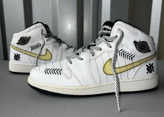 Size 5.5Y or 7 Wmns- Air Jordan 1 GS 'Black Silver’ 327048 102