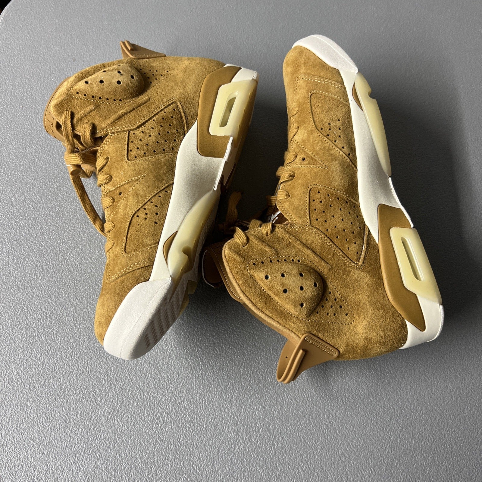 Size 10.5 - Air Jordan 6 Retro        Wheat 🌾