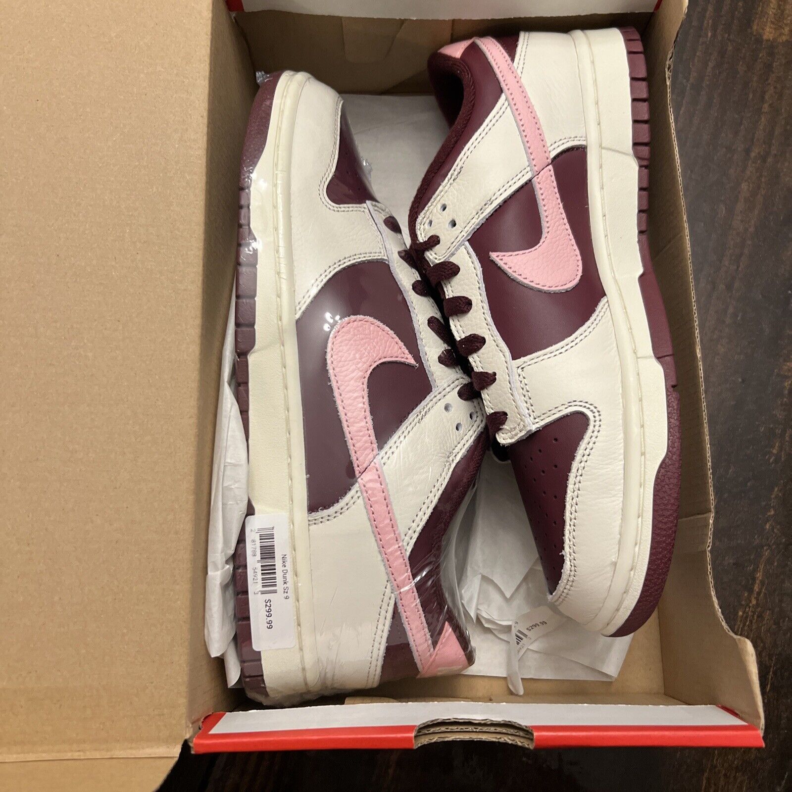 Size 9 - Nike Dunk Low Premium Valentine's Day. (Mens)