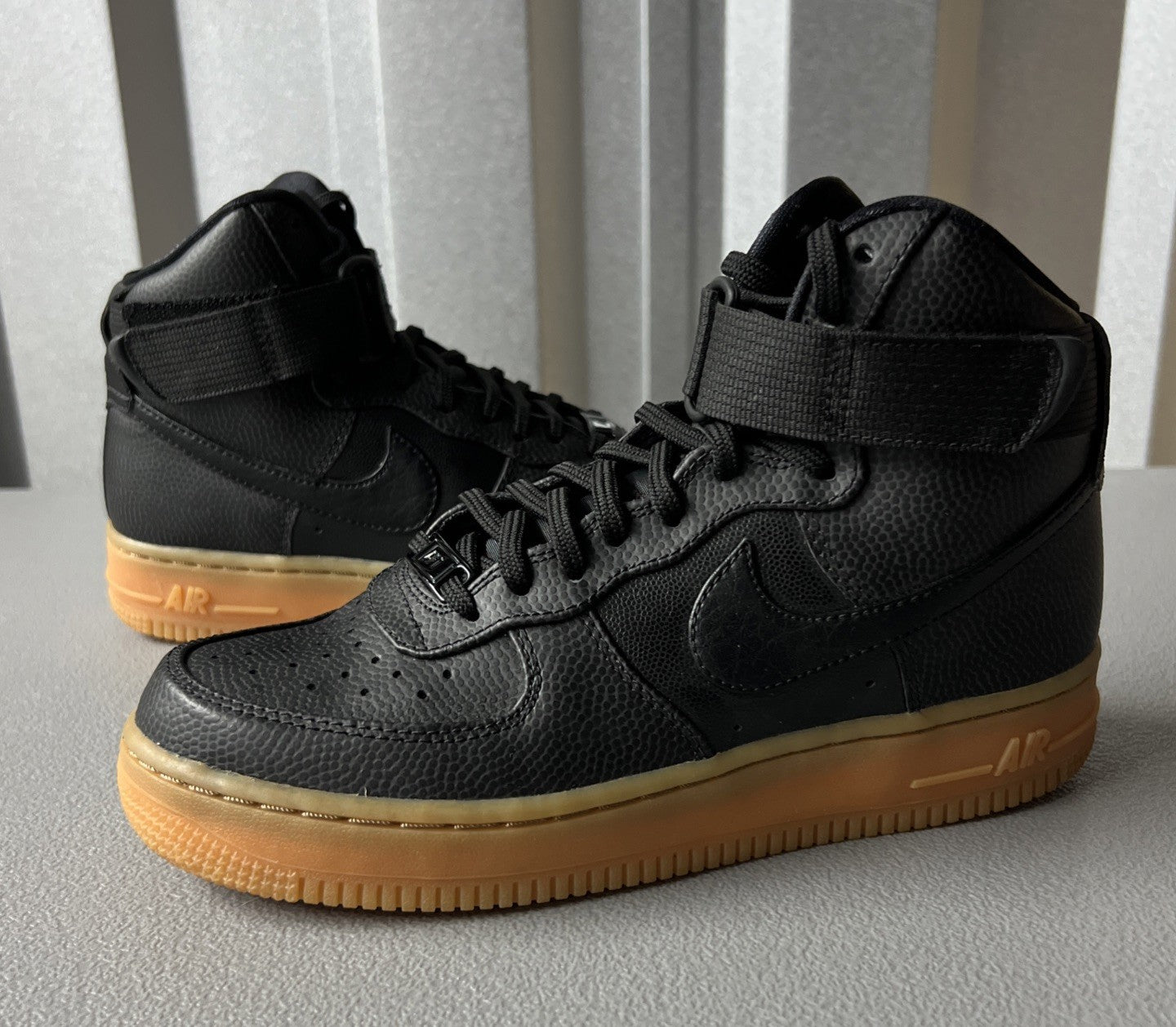 Size 7 Wmns- Air Force 1 Hi SE 'Black Gum'