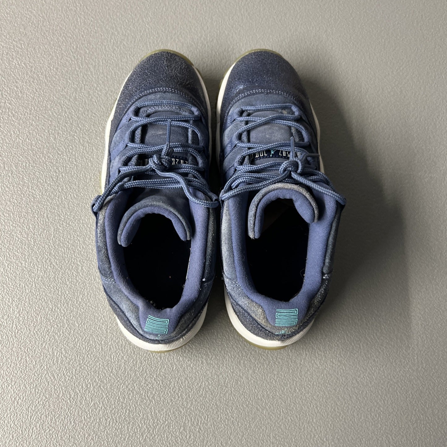 Size 6Y or 7.5 Wmns - Jordan 11 Retro Low GS 'Blue Moon’