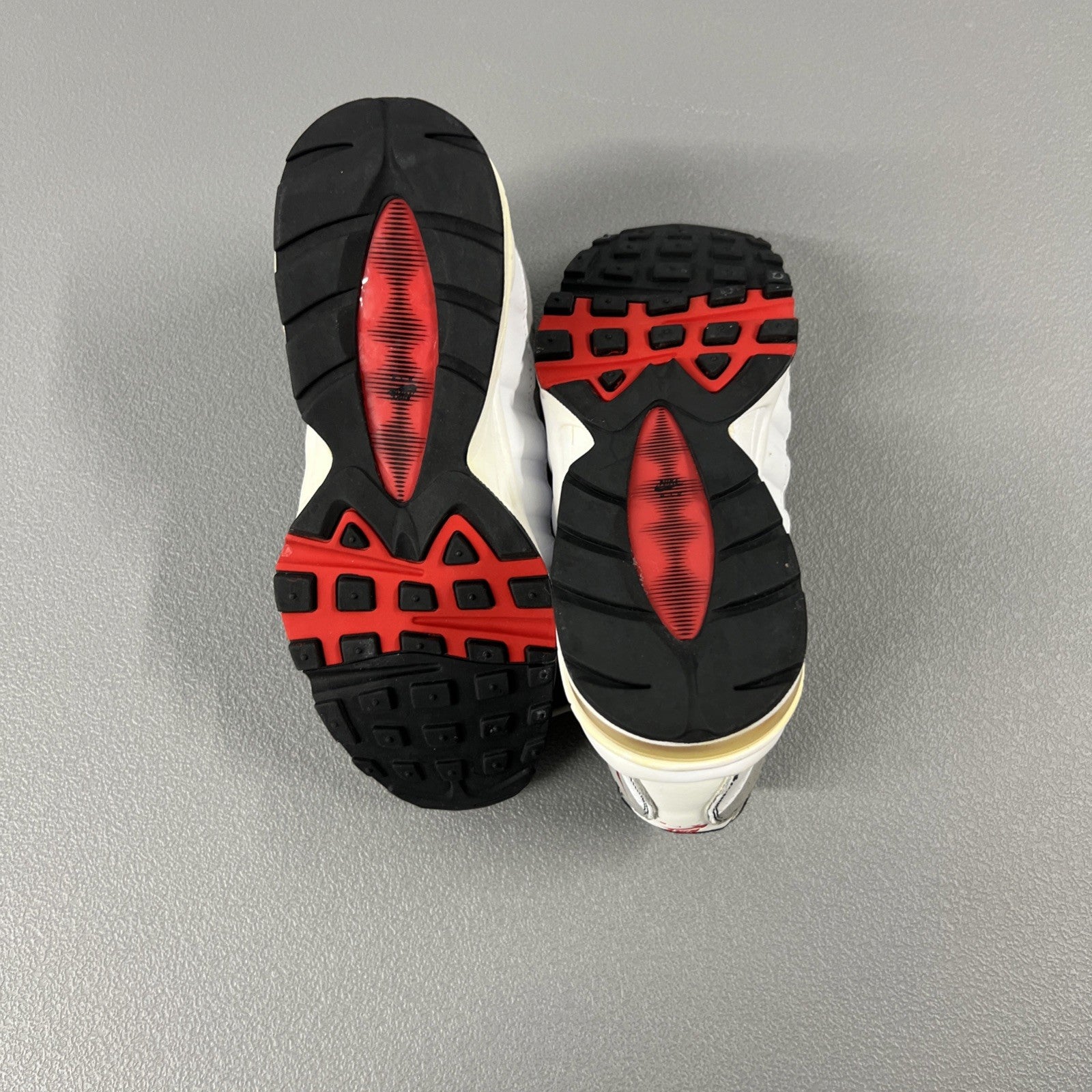 Size 5Y or 6.5 Wmns - Nike Air Max 95 (GS)  ‘White Cement Red’ 307565-104