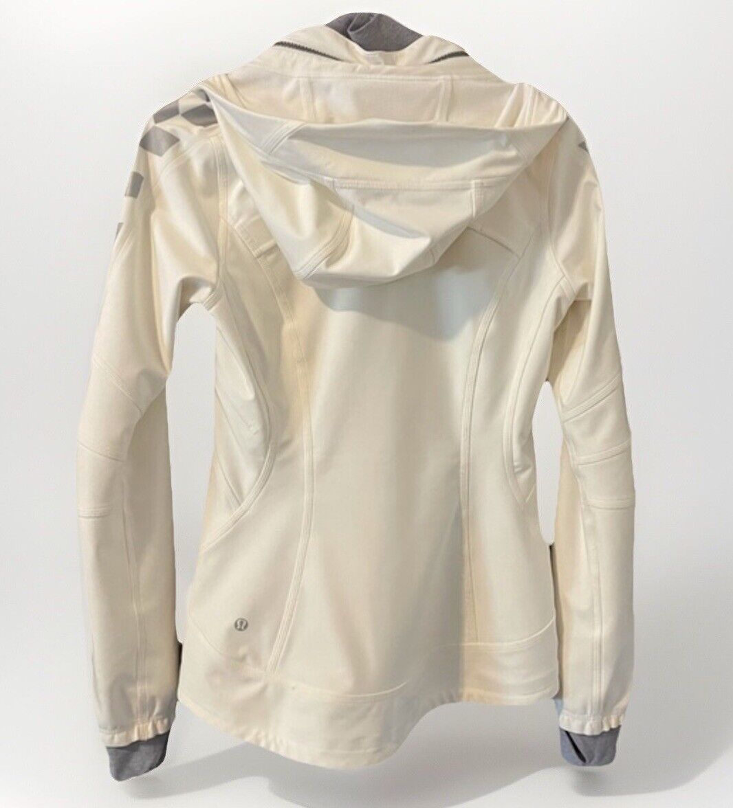 Size 9 Lululemon Feelin' Frosty Softshell Reflective Jacket Wind&Water Resistant