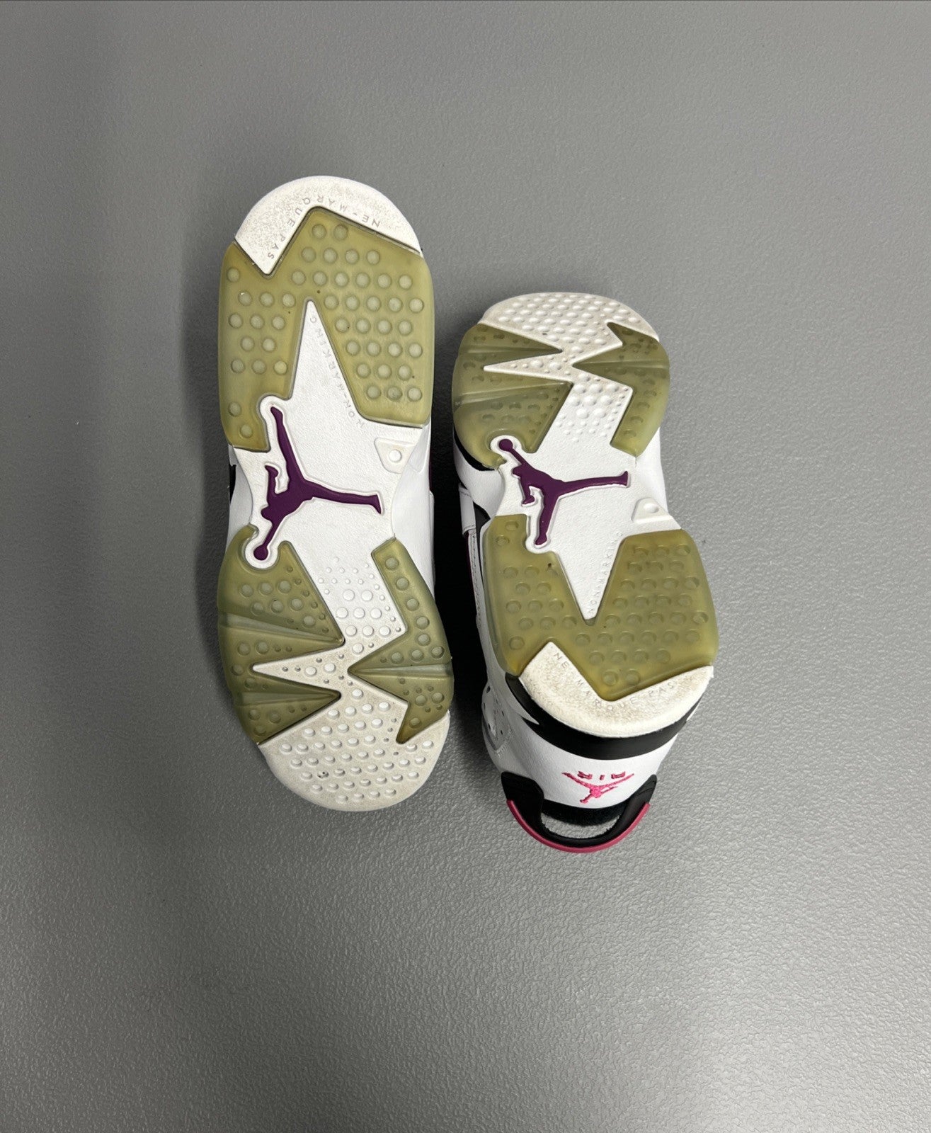 Size 5Y or 6.5 Wmns- Air Jordan 6 Retro 'Vivid Pink'  543390-127 (GS)
