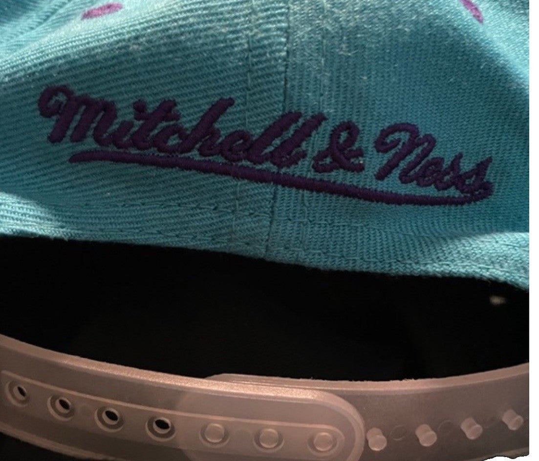Mitchell & Ness Charlotte Hornets SnapBack
