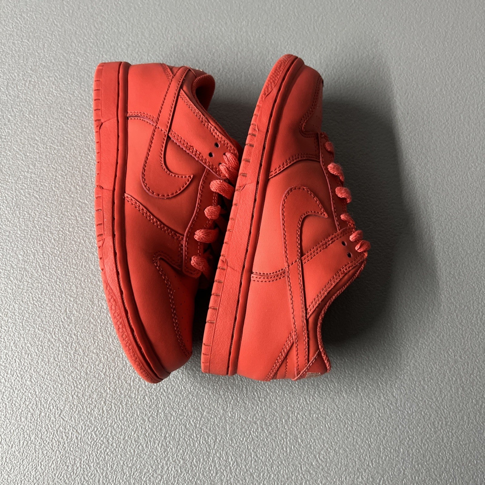 Size 2Y-Nike Dunk Low ‘Triple Red’ (Preschool)