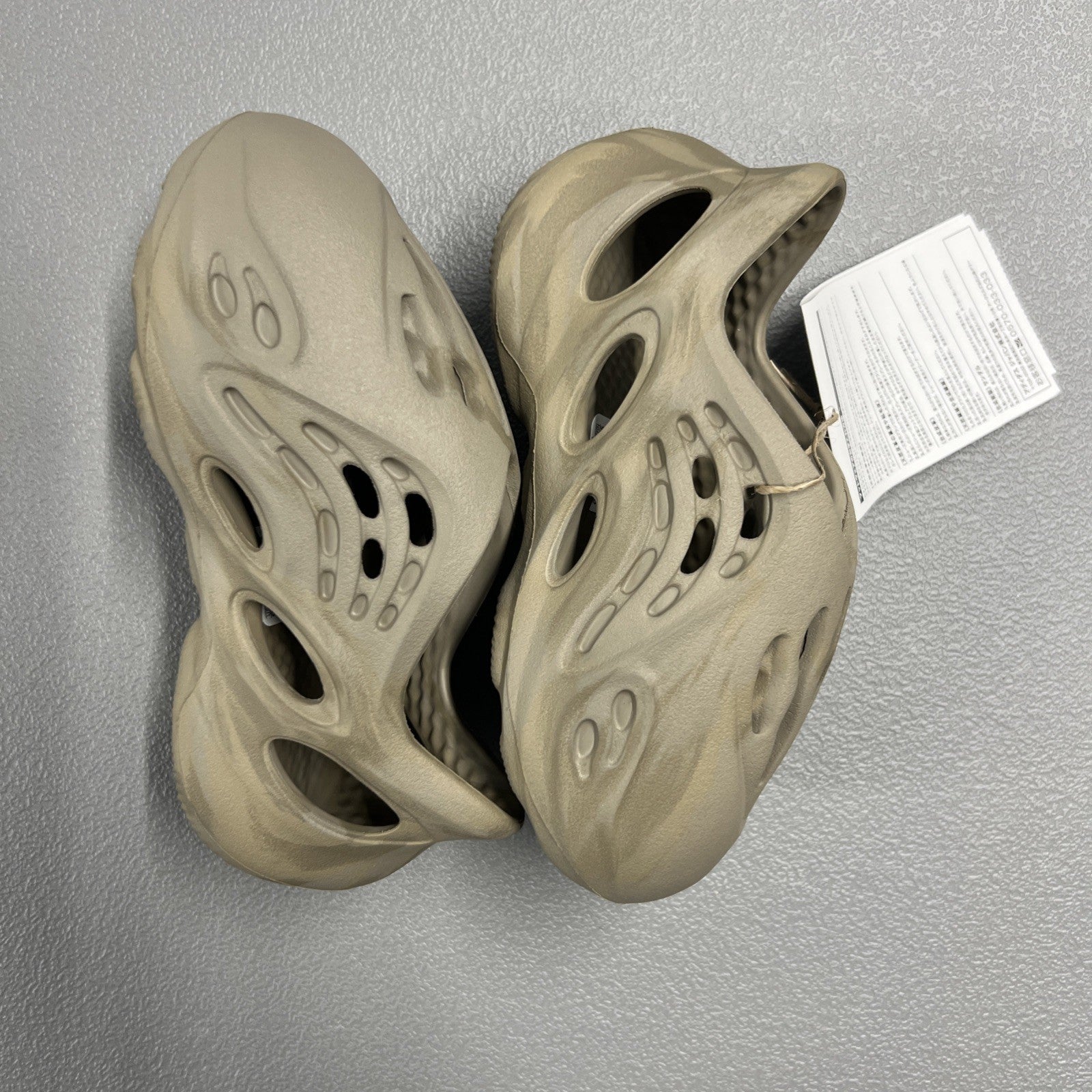 Size 9 Kids Adidas Yeezy Foam RNNR (Stone Sage)