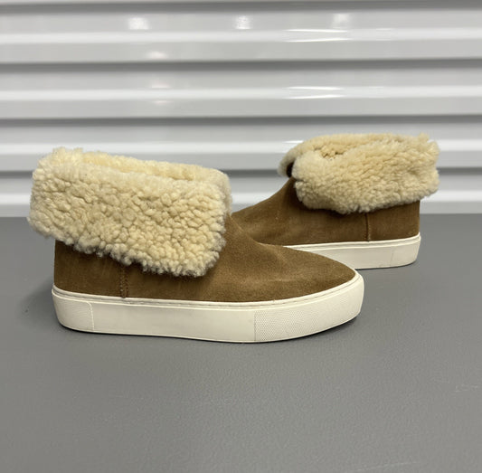 Size 6 UGG Women's Lynus Sneaker Boots -Chestnut Suede