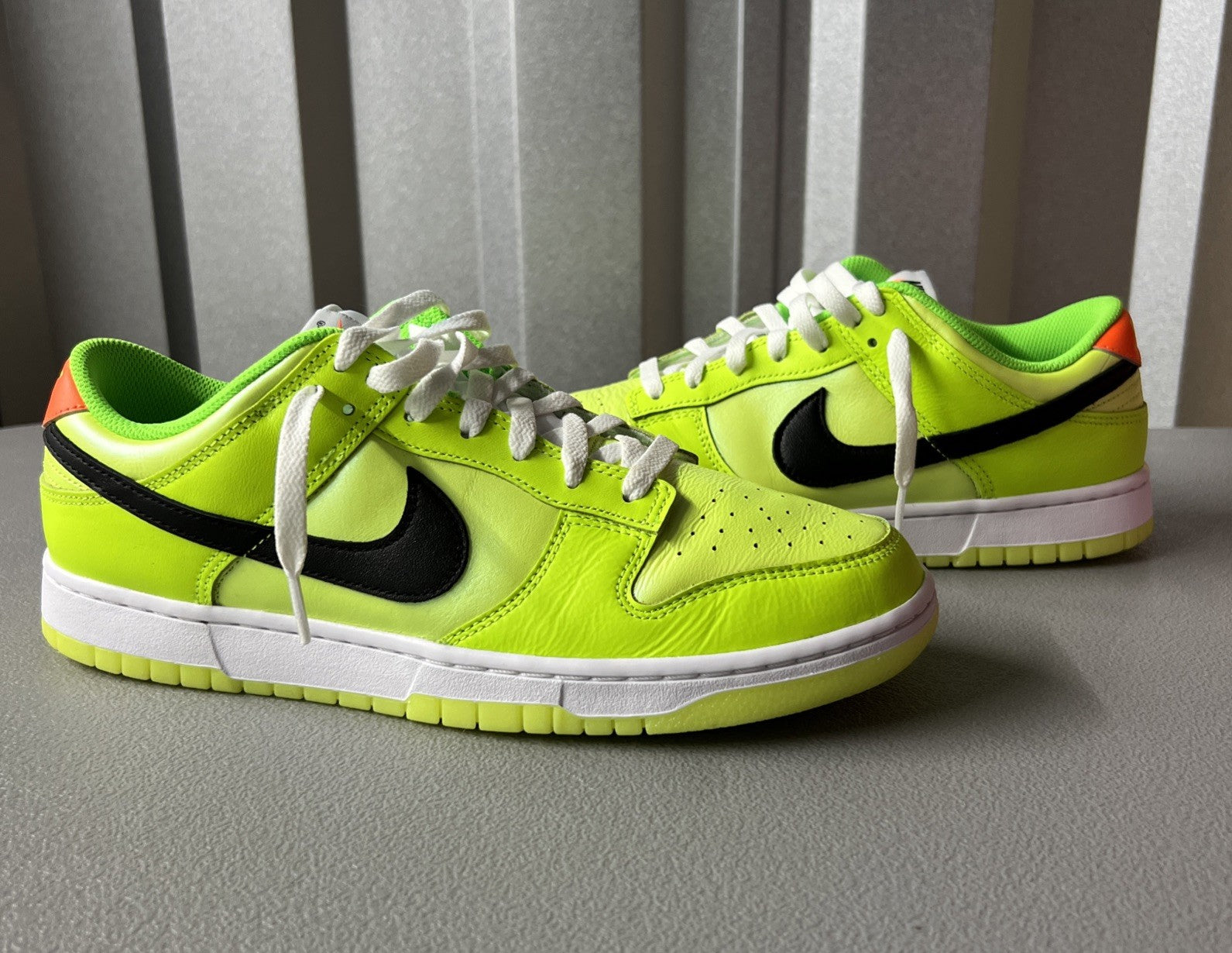 Size 10.5 - Nike Dunk Low SE ‘Splash Volt’