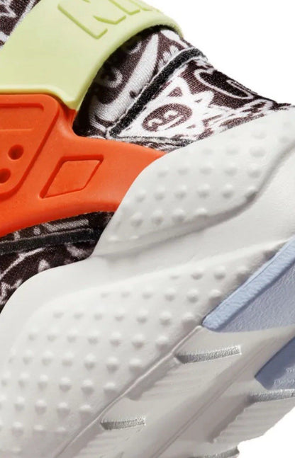 Size 5.5Y or 7 Wmns - Nike Air Huarache Run SE 'Doodle'
