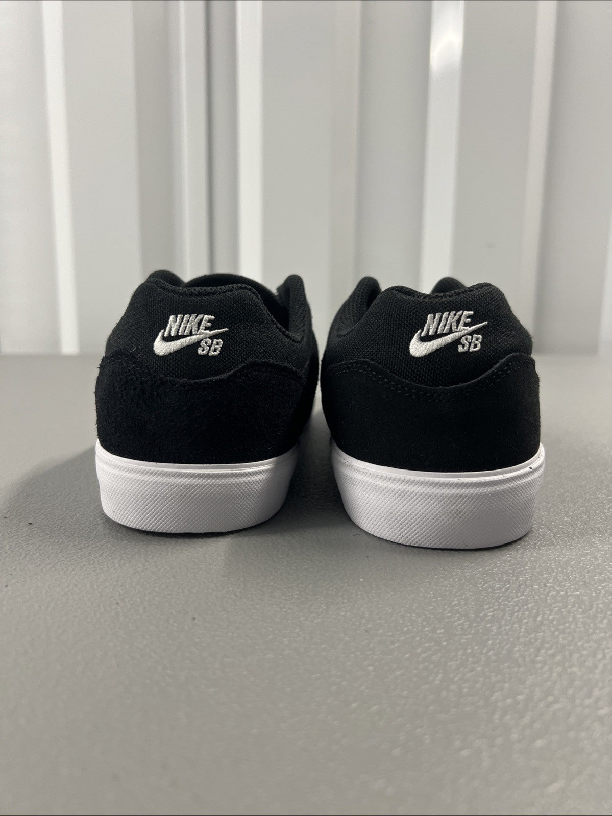 Size 9.5 - Nike Malor SB Black White