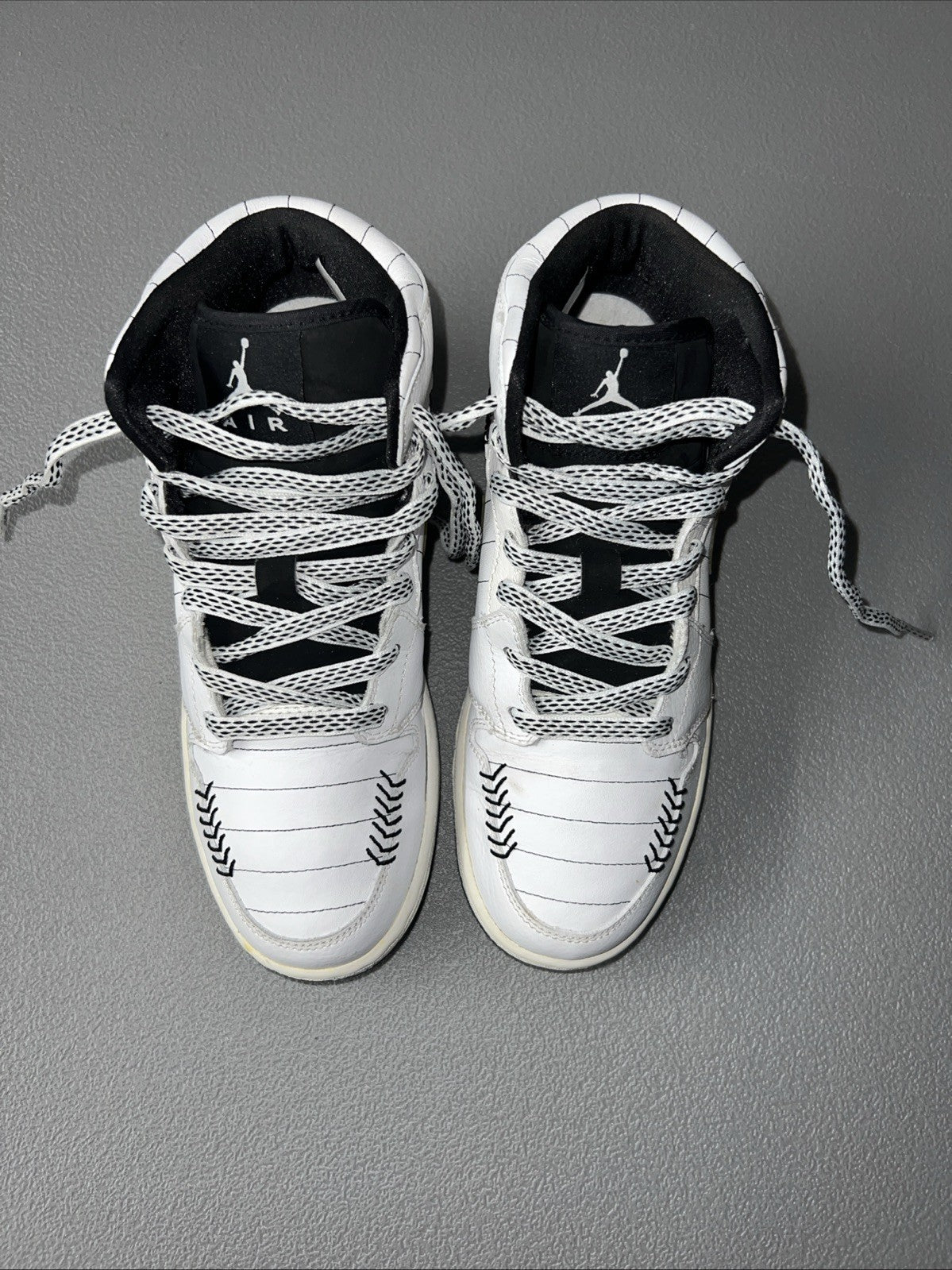 Size 5.5Y or 7 Wmns- Air Jordan 1 GS 'Black Silver’ 327048 102